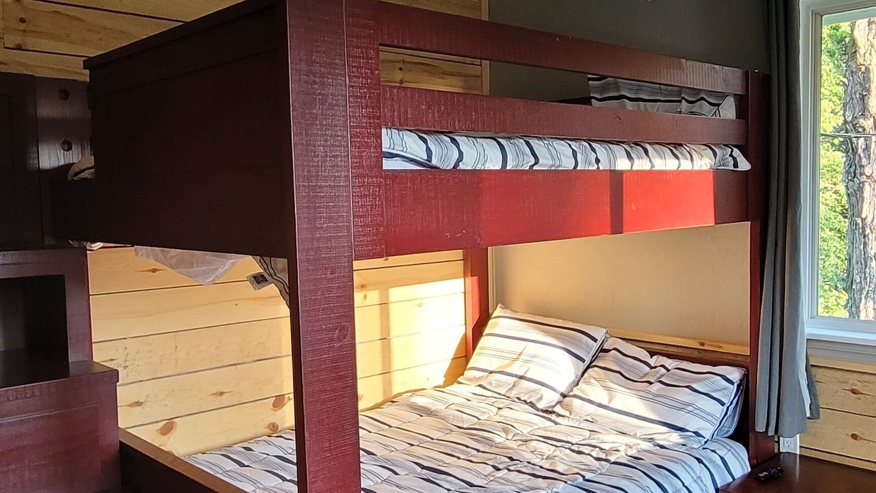 Photo of Bedroom in Grayling