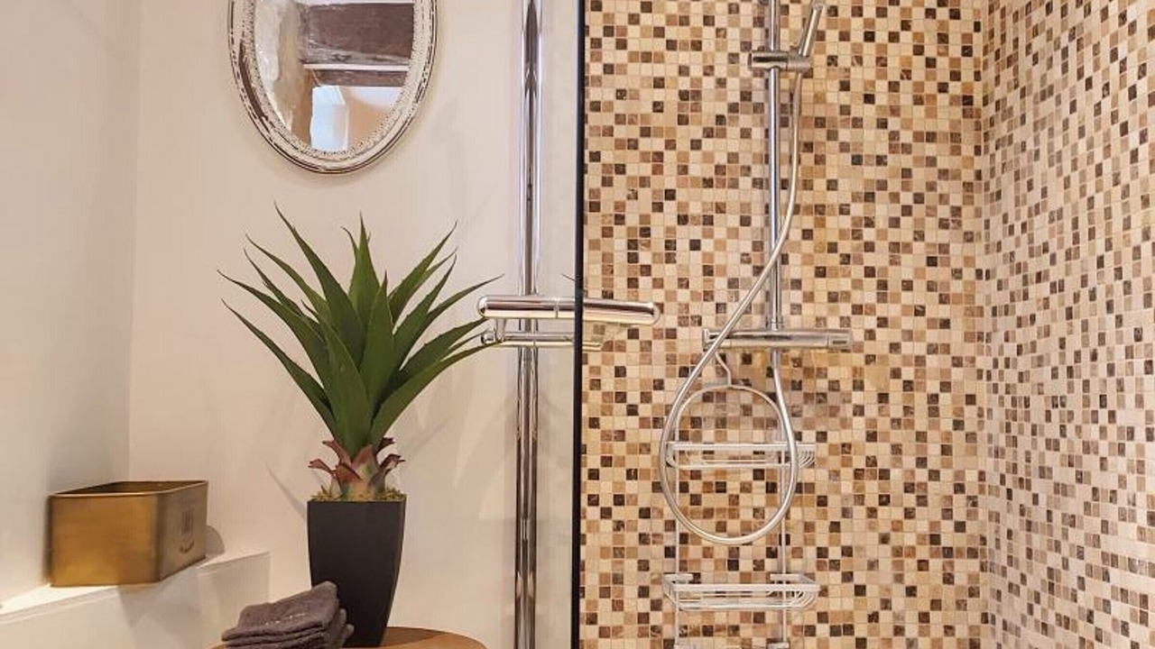 Photo of Bathroom in Bourgueil