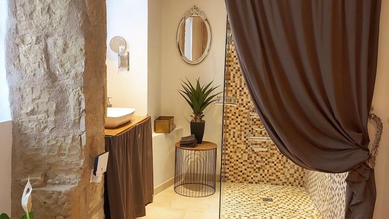 Photo of Bathroom in Bourgueil