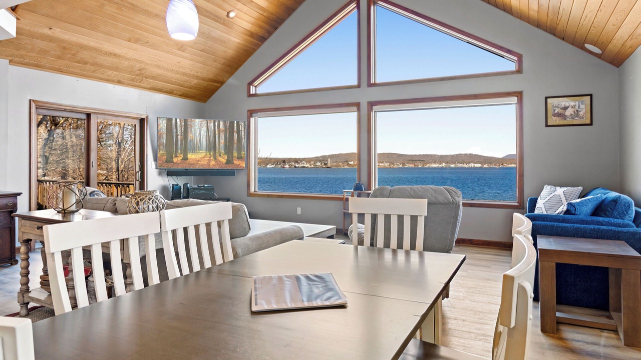 Photo of Livingroom in Owls Head
