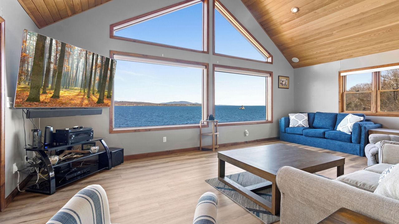Photo of Livingroom in Owls Head