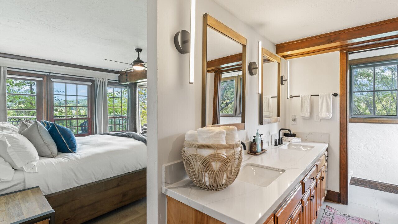 Photo of Bathroom in Cedar Glen