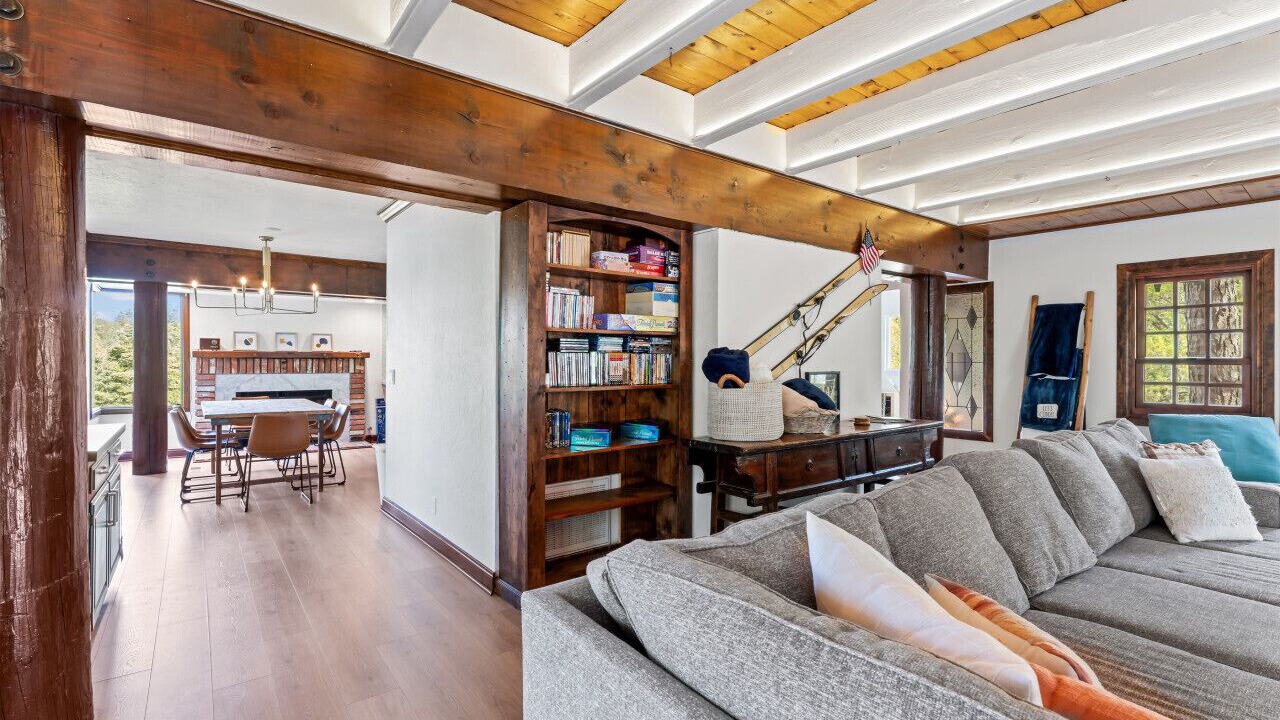 Photo of Livingroom in Cedar Glen