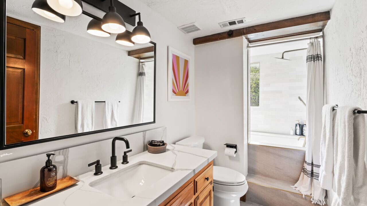 Photo of Bathroom in Cedar Glen