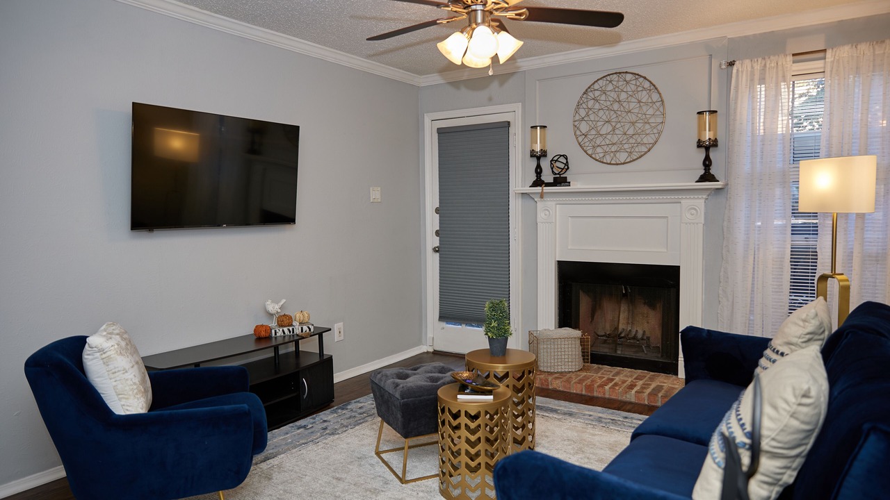 Photo of Livingroom in Far North Dallas