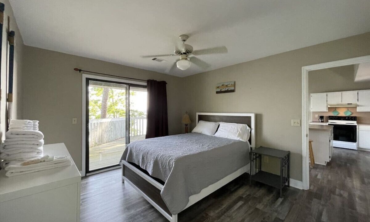 Photo of Bedroom in Chambers County