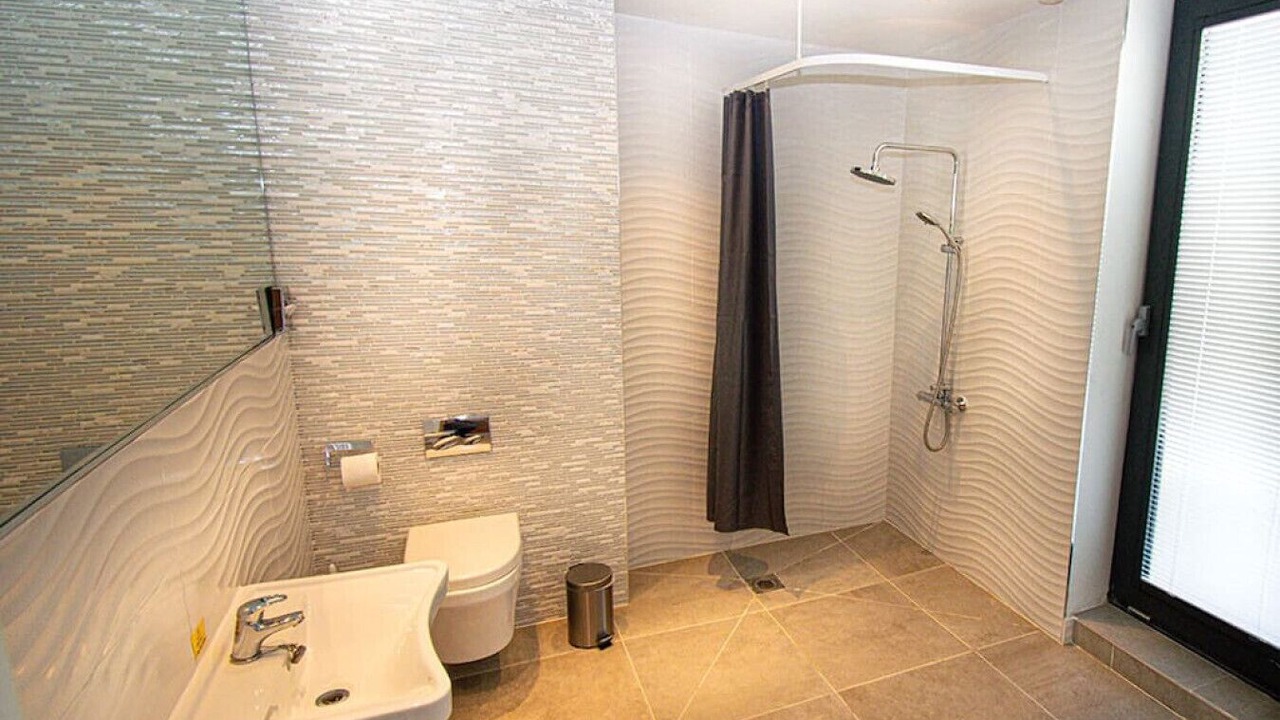 Photo of Bathroom in Penarth