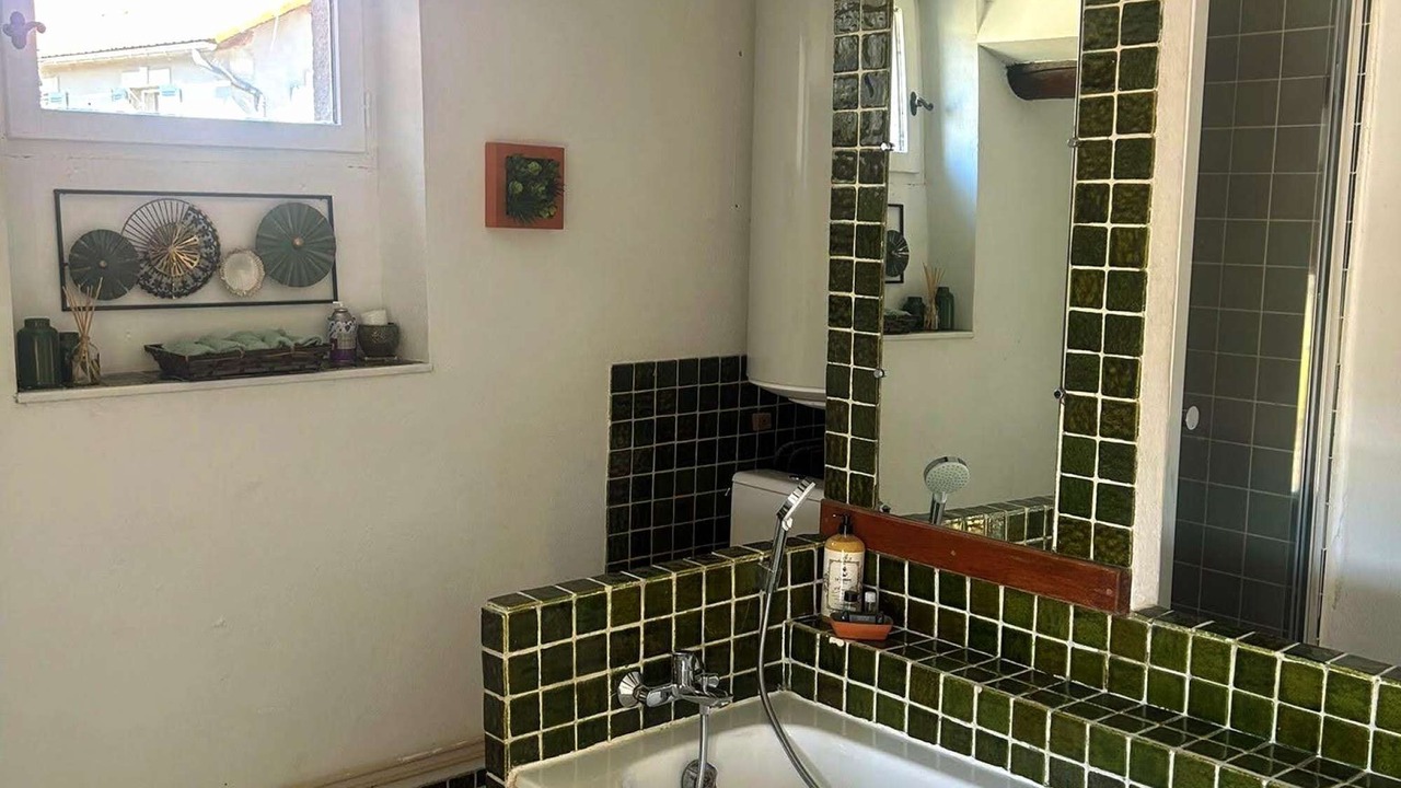 Photo of Bathroom in Chateauneuf-de-Gadagne