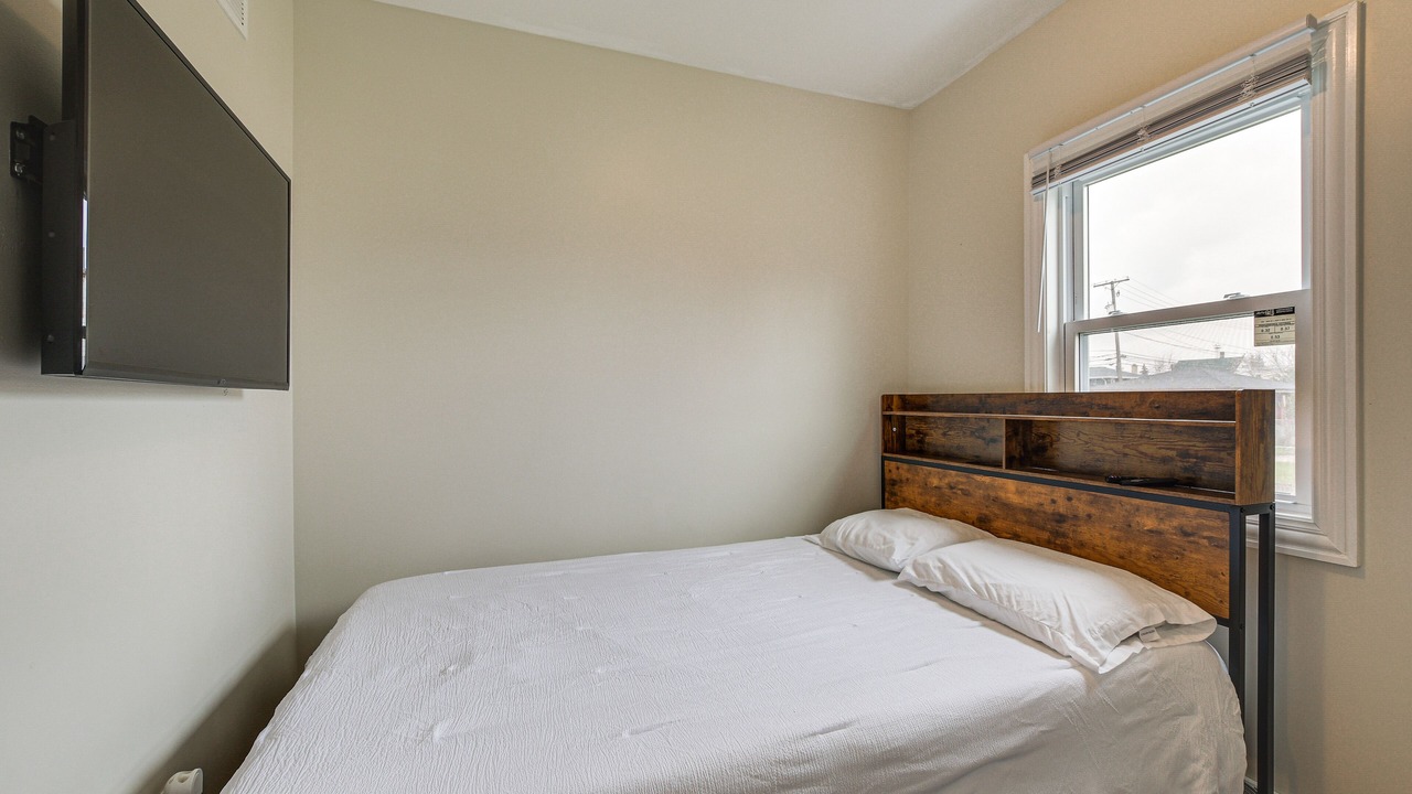 Photo of Bedroom in Blue Island