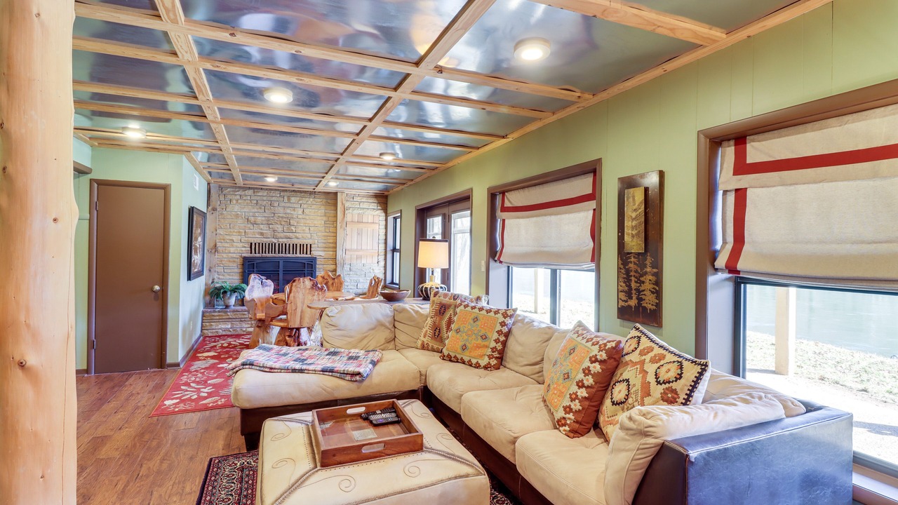 Photo of Livingroom in Flippin