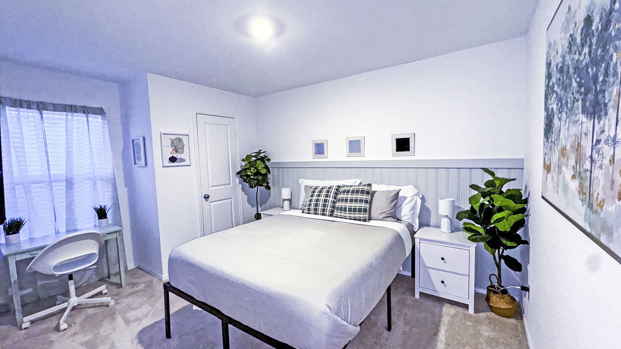 Photo of Bedroom in Clear Lake