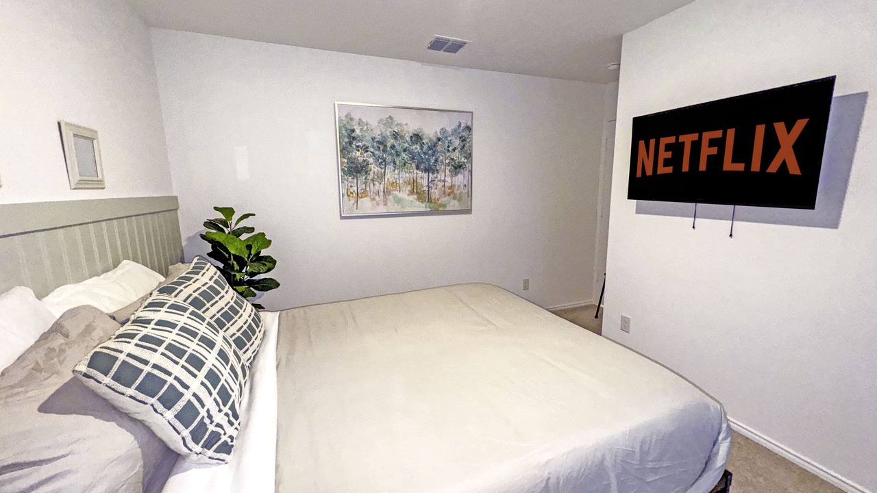 Photo of Bedroom in Clear Lake