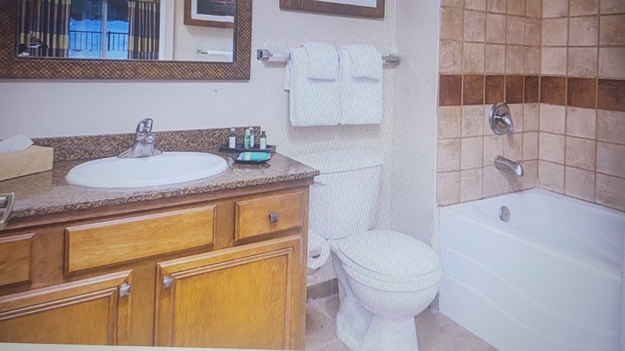 Photo of Bathroom in Round Hill Village