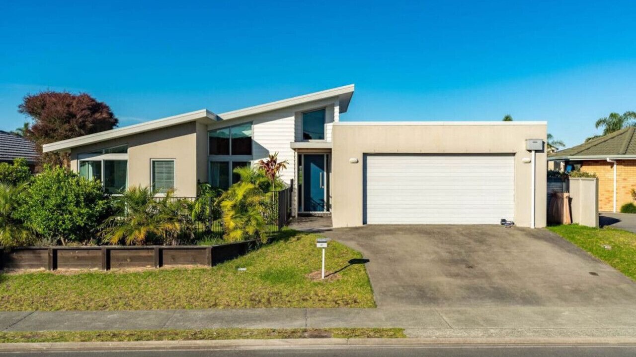 Photo of Others in One Tree Point