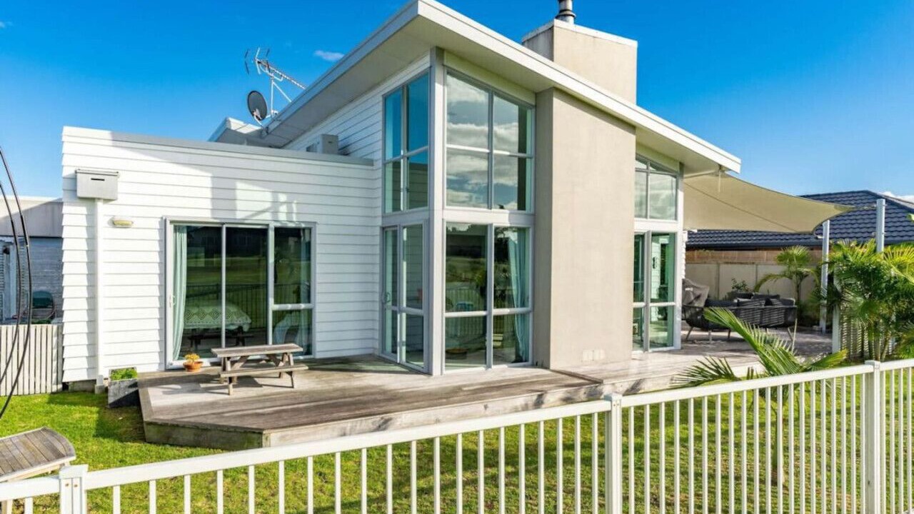 Photo of Others in One Tree Point