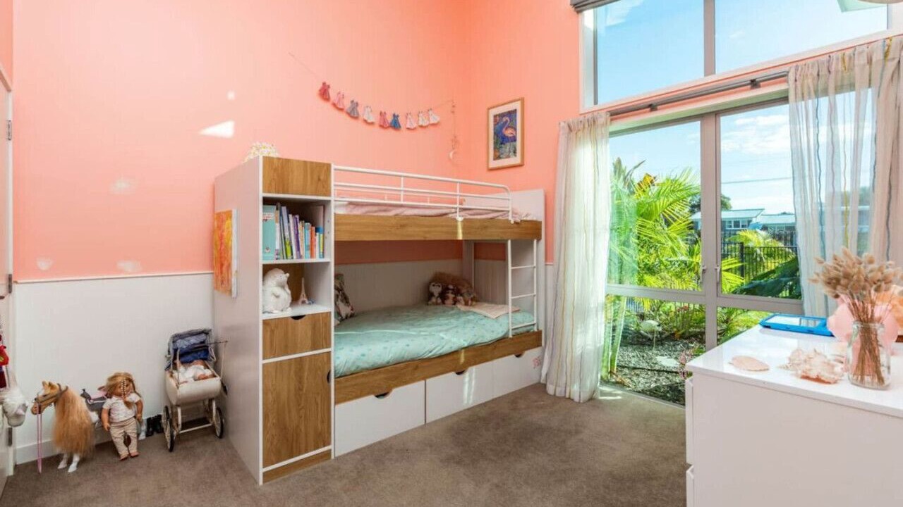 Photo of Others in One Tree Point