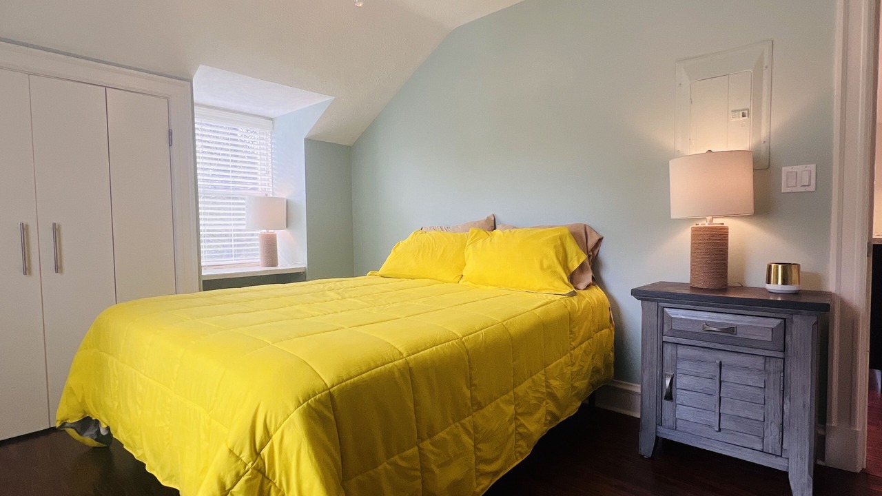 Photo of Bedroom in Shadyside