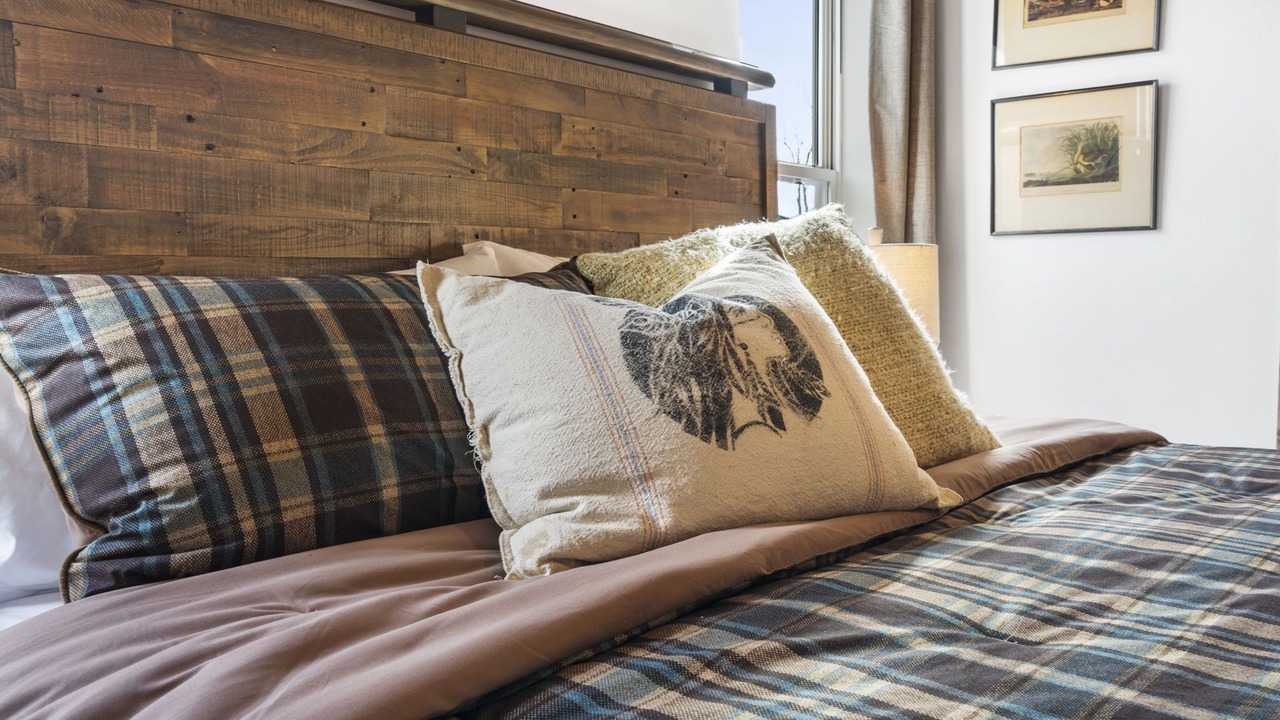 Photo of Bedroom in Branson Theater District