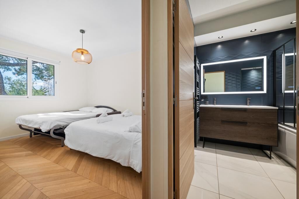 Photo of Bedroom in Caucade