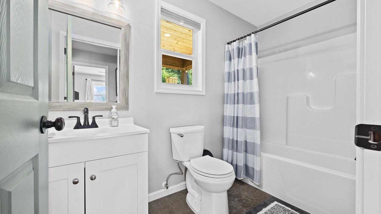 Photo of Bathroom in Stoutsville