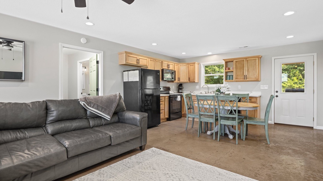 Photo of Livingroom in Stoutsville