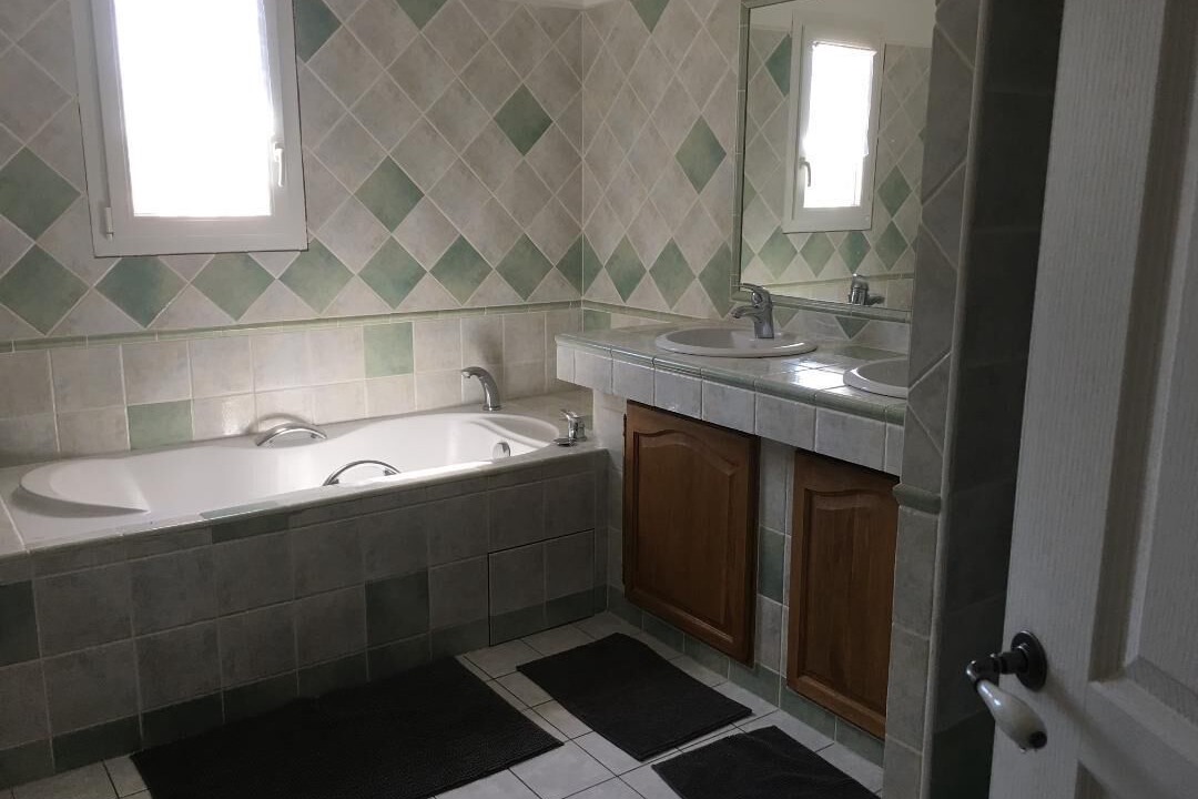 Photo of Bathroom in Lirac