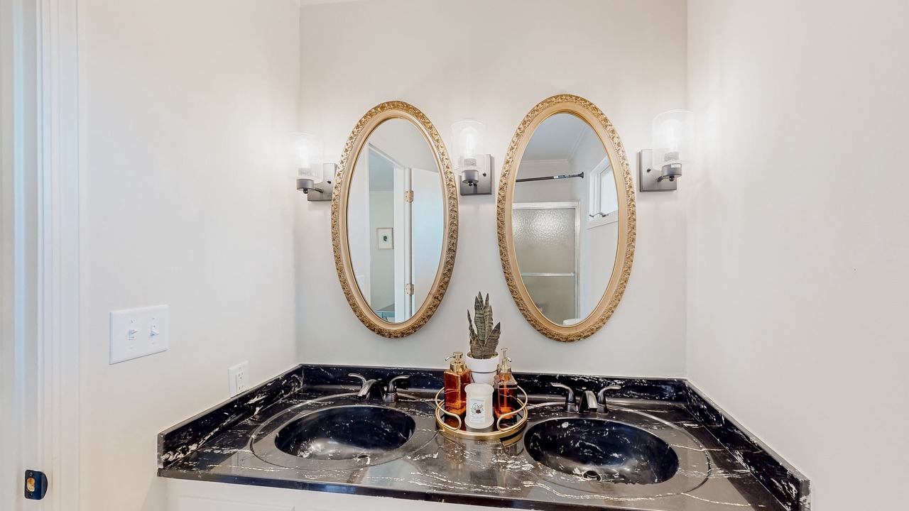 Photo of Bathroom in Calhoun