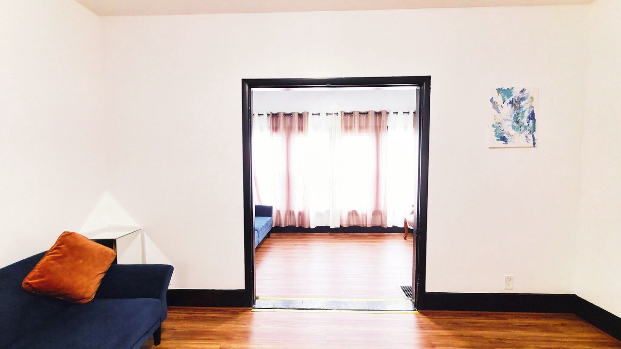 Photo of Livingroom in Cheektowaga
