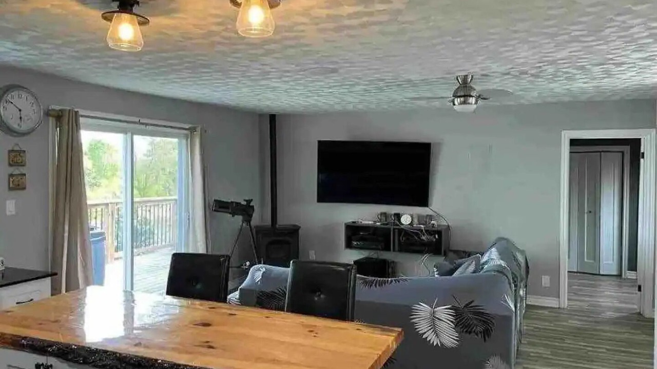 Photo of Livingroom in Leeds and the Thousand Islands