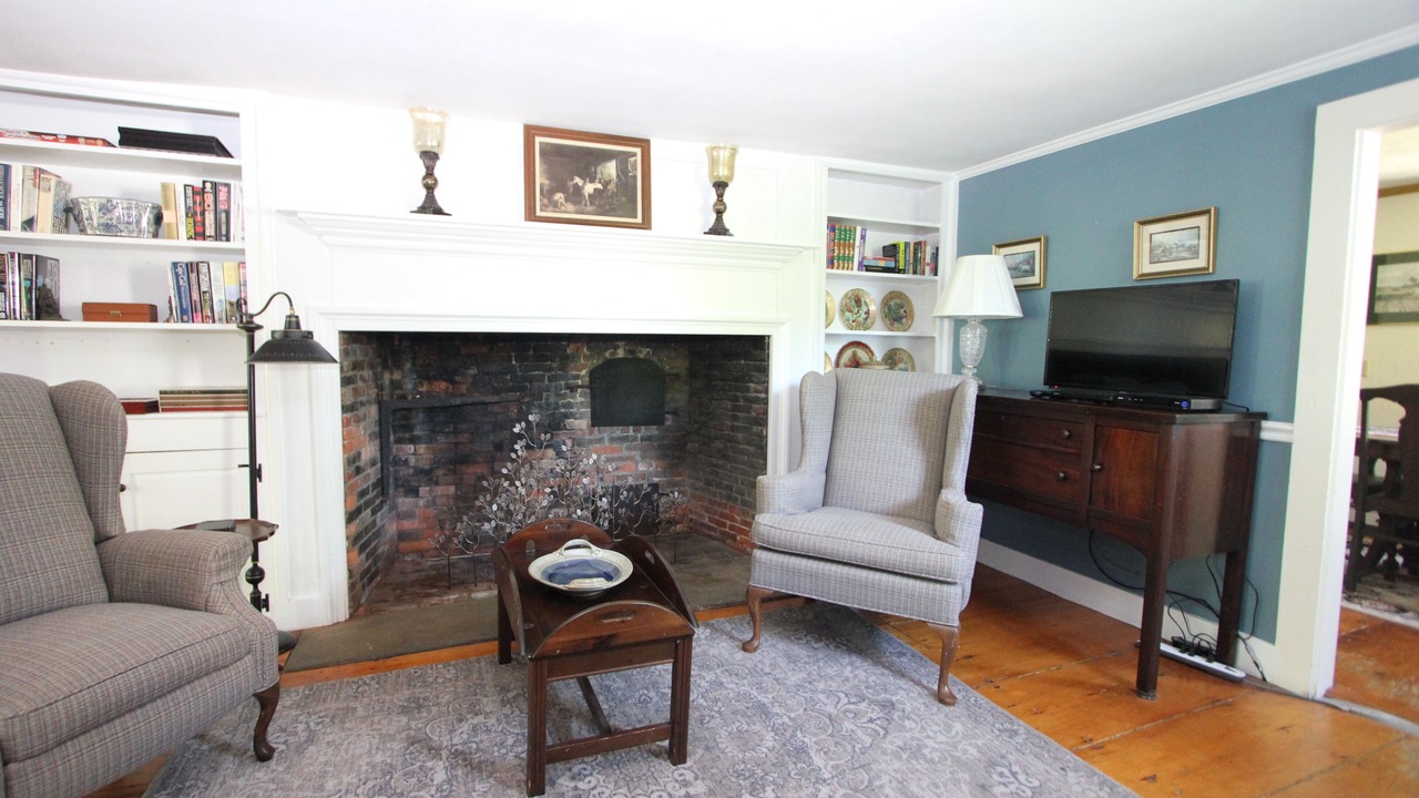 Photo of Livingroom in Barnstable