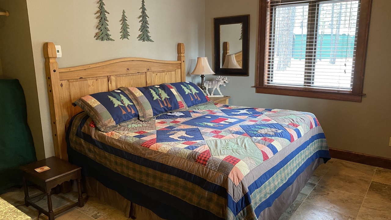 Photo of Bedroom in Sunriver