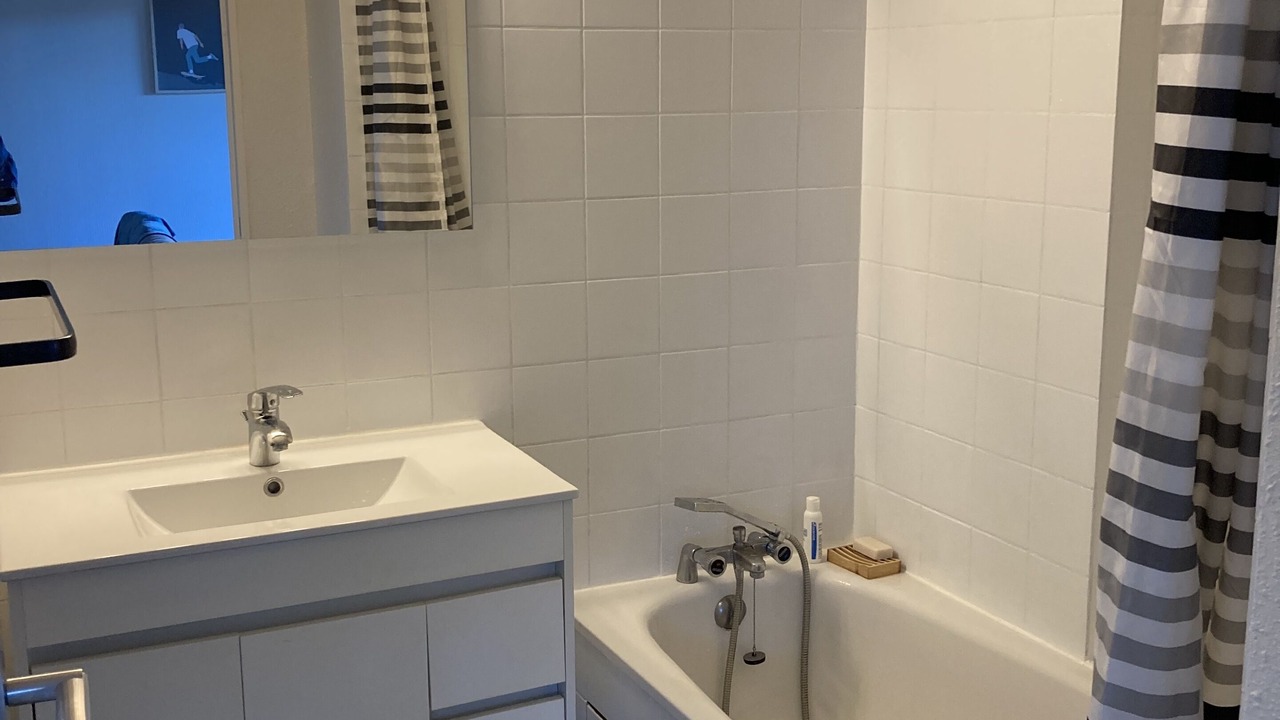 Photo of Bathroom in Sept Deniers