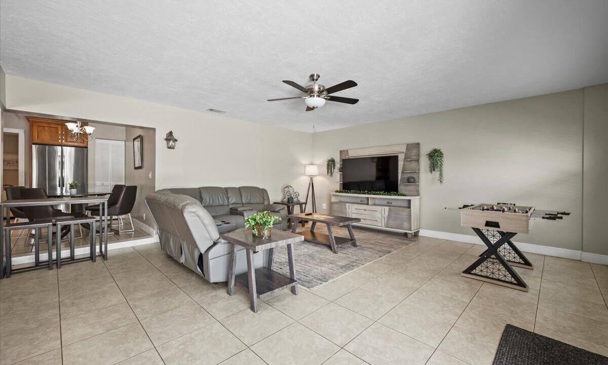 Photo of Livingroom in Greenview Shores