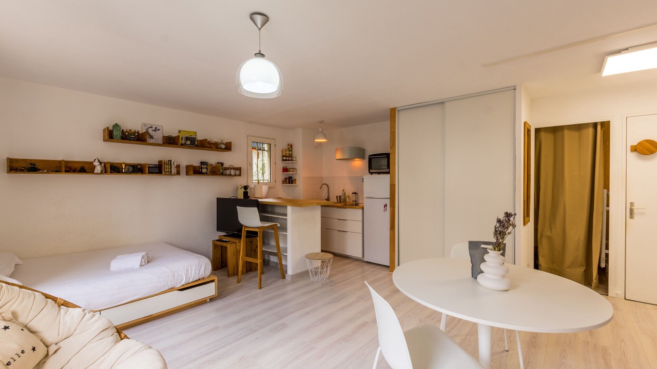 Photo of Bedroom in Hopitaux-Facultes