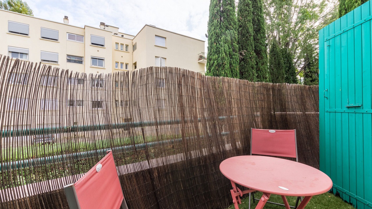 Photo of Outdoor in Hopitaux-Facultes