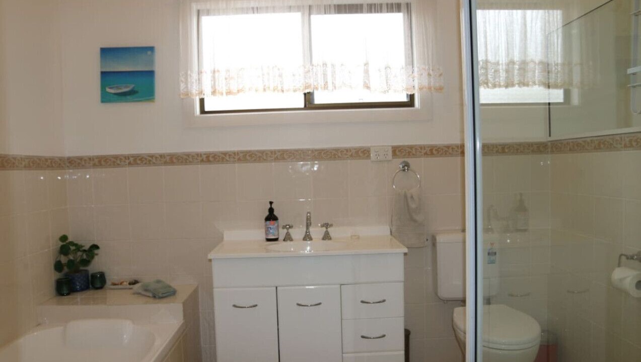 Photo of Bathroom in Emerald Beach