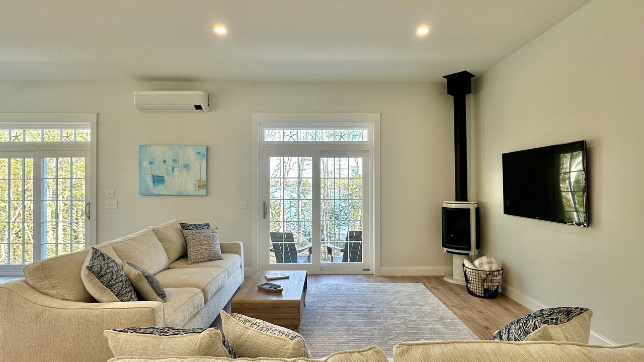 Photo of Livingroom in Lamoine