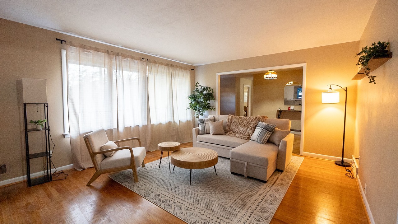 Photo of Livingroom in Bellemeade