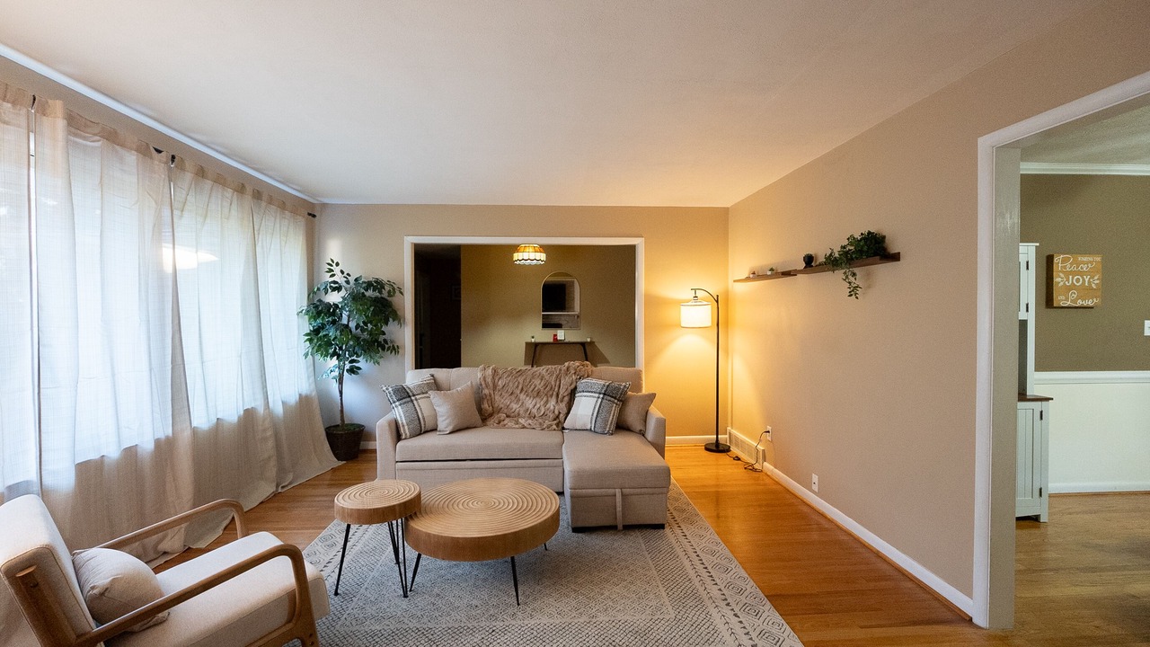 Photo of Livingroom in Bellemeade