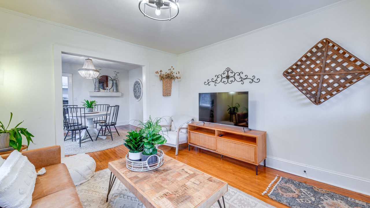 Photo of Livingroom in Farmville