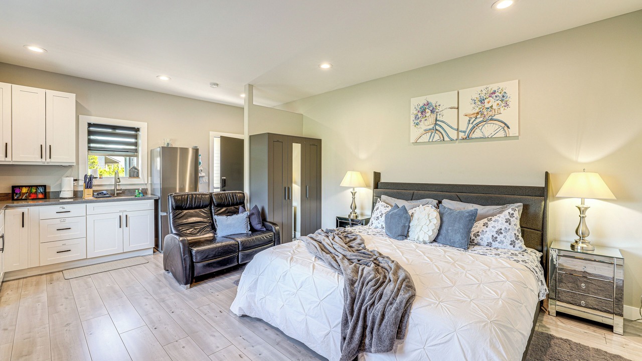 Photo of Others in Ferndale