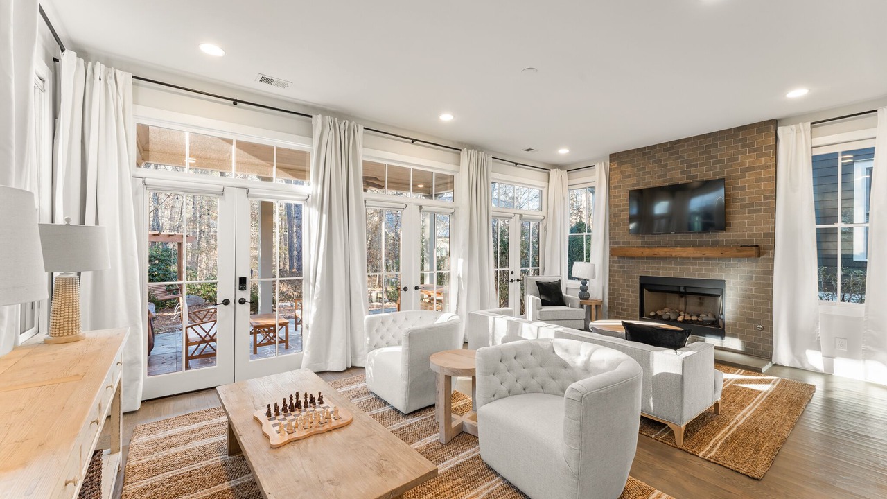 Photo of Livingroom in Chattahoochee Hills