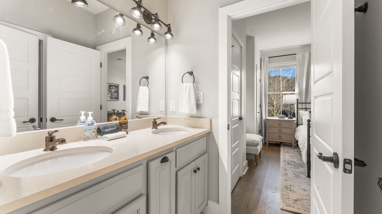 Photo of Bathroom in Chattahoochee Hills