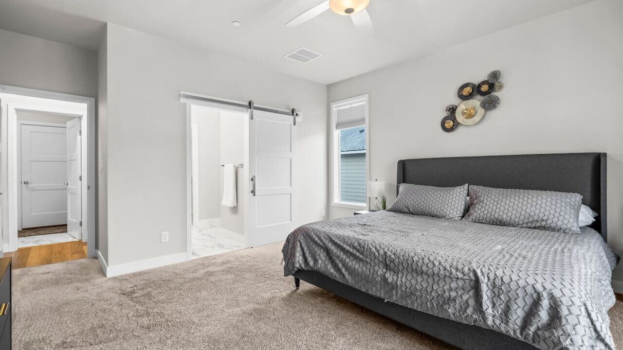 Photo of Bedroom in Tri-Cities