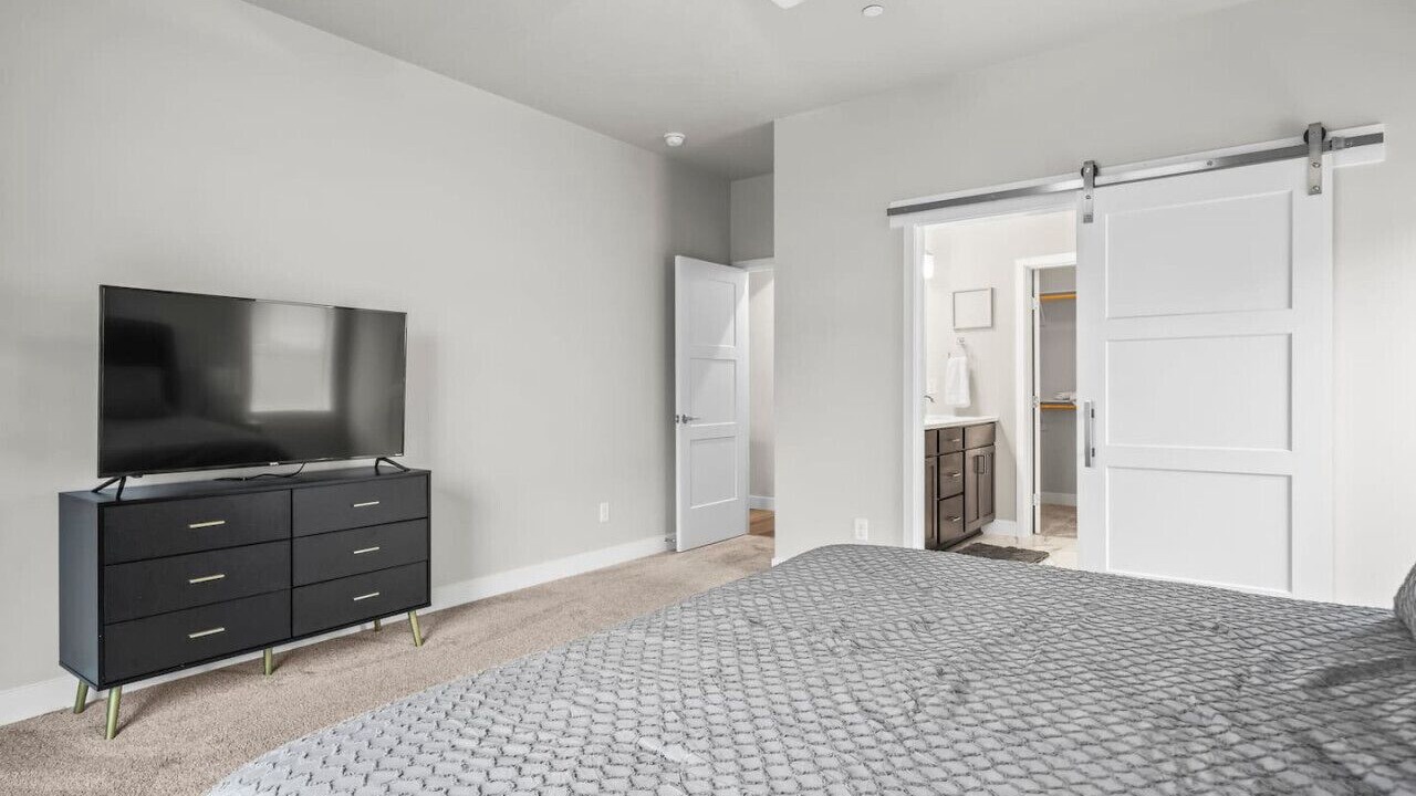 Photo of Bedroom in Tri-Cities