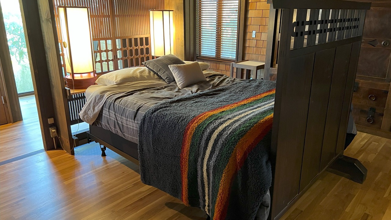 Photo of Bedroom in Coupeville