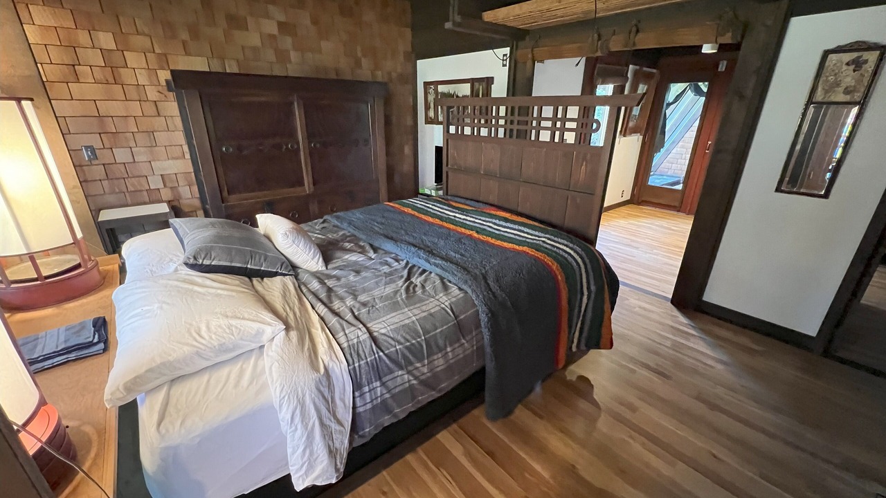 Photo of Bedroom in Coupeville