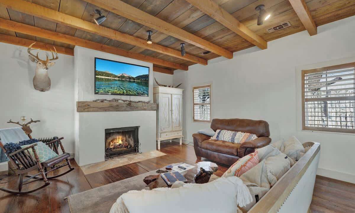 Photo of Livingroom in Fredericksburg