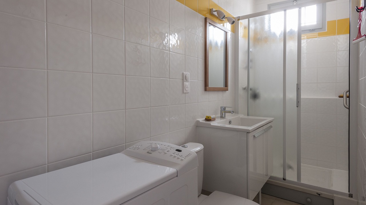Photo of Bathroom in Aigues-Mortes Medieval City