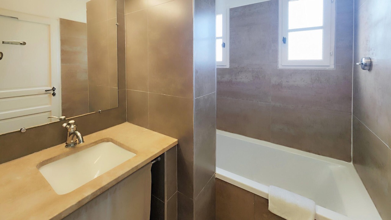 Photo of Bathroom in Saint-Laurent-de-la-Cabrerisse